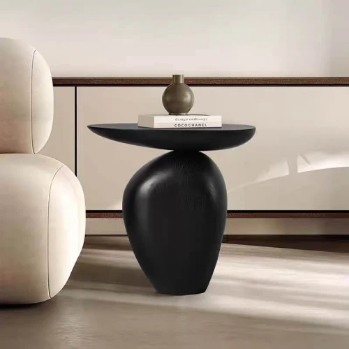 Stolik o nieregularnym kształcie