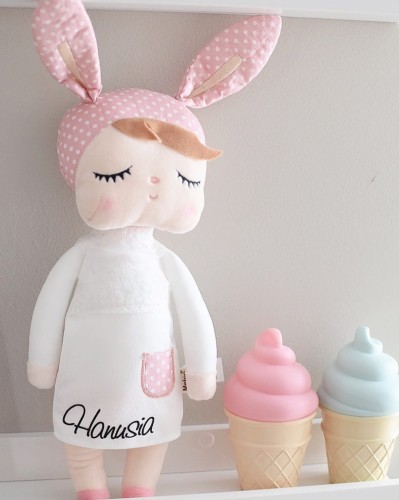  Lalka Metoo w białej sukience